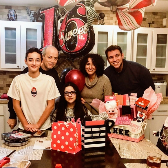 Meet your Posher, Natasha - Picture 2 of 7